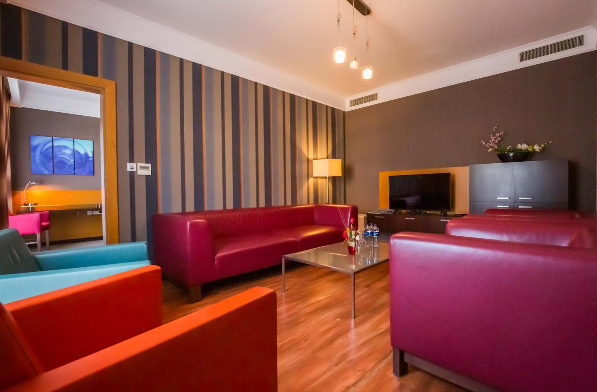 Impiq Hotel 트르나바 외부 사진